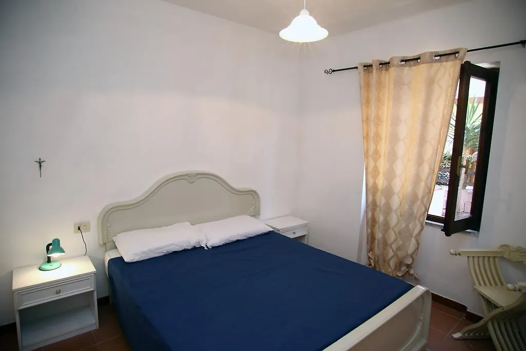 Apartment Appartamenti Mare Blu Isola Rossa Italy