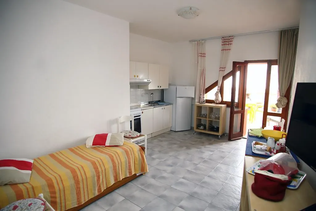 Appartamenti Mare Blu Isola Rossa Apartment